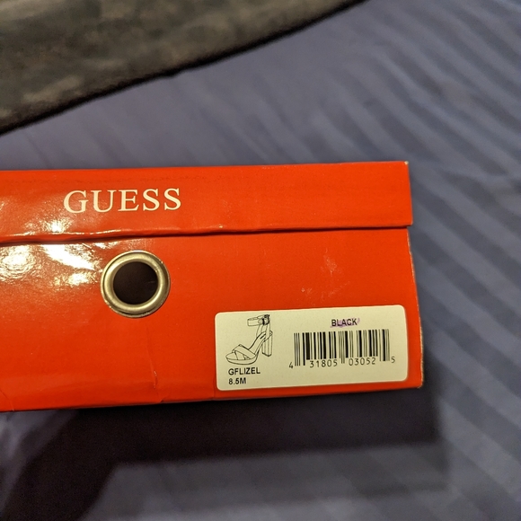GUESS heels - Picture 3 of 3